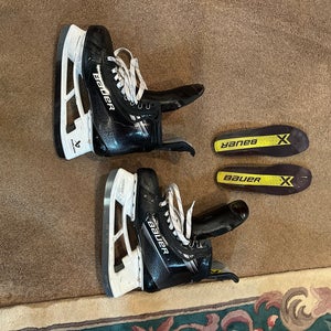 Custom All Black "Larkin" Bauer Vapor Hyperlite 2 Hockey Skates Pro Stock 7.5 Regular Width