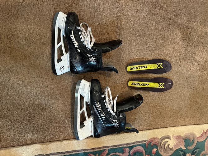 Custom All Black "Larkin" Bauer Vapor Hyperlite 2 Hockey Skates Pro Stock 7.5 Regular Width