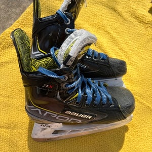 2021 Bauer Vapor 3X Hockey Skates Extra Wide Width Size 2 (Used)