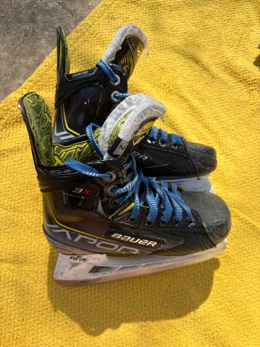 2021 Bauer Vapor 3X Hockey Skates Extra Wide Width Size 2 (Used)