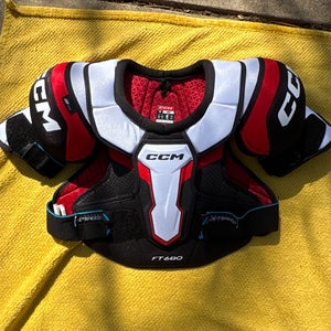 Men's Large Junior CCM JetSpeed FT680 Shoulder Pads (Used)
