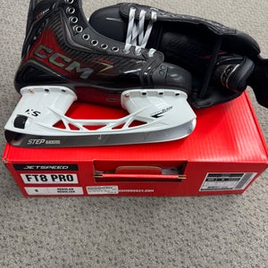 CCM JetSpeed FT8 Pro Hockey Skates Regular Width 9 (New) Regular Fit