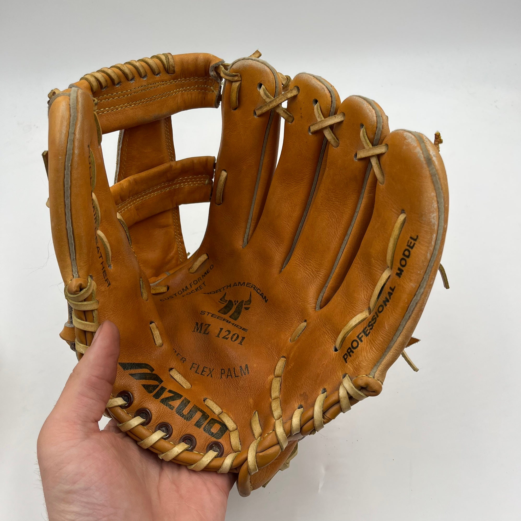 Mizuno MZ 1201 Max Flex 11.75 Infield Baseball Glove