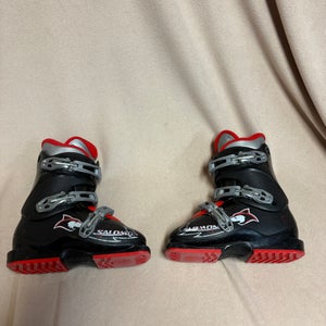 Mondo 22 & 22.5 Kid's Salomon All Mountain T3 Ski Boots (Used)