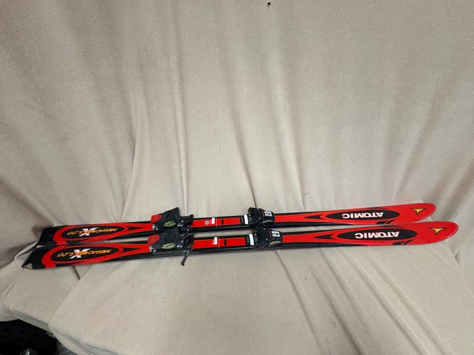 All Mountain 170 cm Atomic Megacarve 3.2 Skis With Bindings (Used)