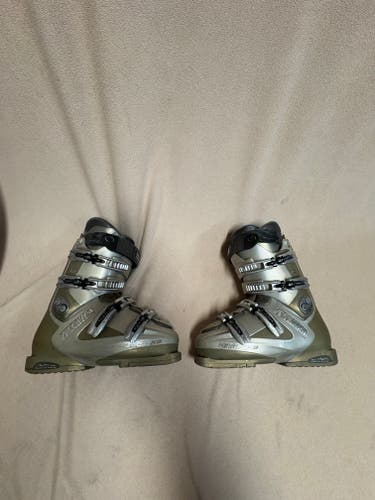 Mondo 26 & 26.5 Unisex Nordica All Mountain Rival X9 Ski Boots (Used)
