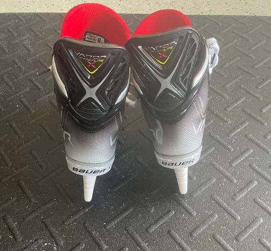 Bauer Vapor Hyperlite Ice Hockey Skates senior size 8.5 Fit 3