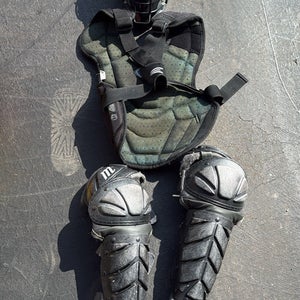 Black Marucci Catcher's Set (Used)