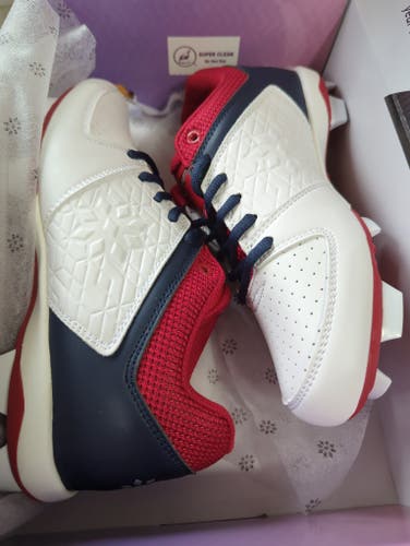 New us6.5  RIP-IT Women's High Performance Molded Diamond Softball Cleat.