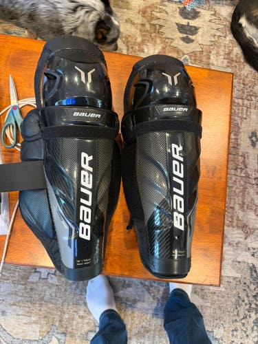 Senior Bauer Pro Series 16" Shin Pads Pro Stock (New)