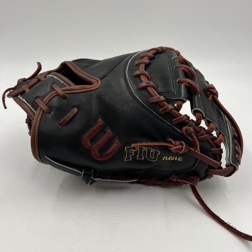Wilson A2000 M1D 33.5 FIU College Issue Catchers Mitt Baseball Glove