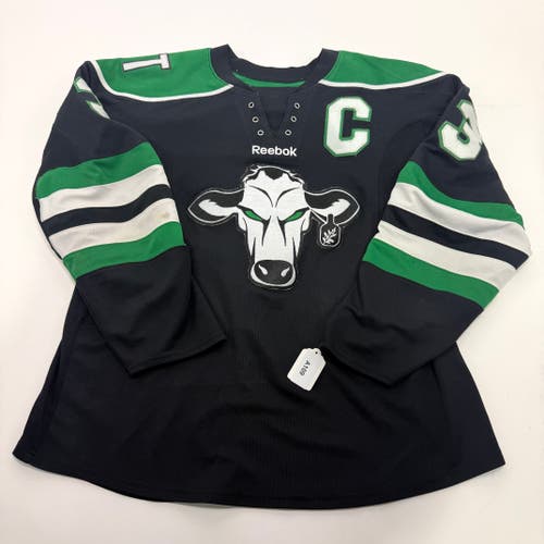 Used Black and Green Reebok Cow Jersey | Large | A109