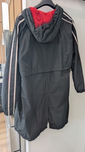 Black Yout Unisex Large Swimmers Jacket (Used)