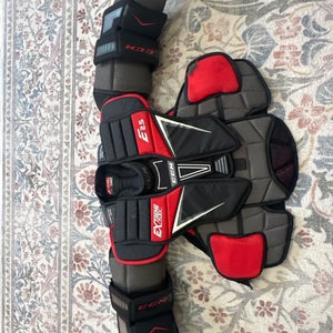 Small / Medium CCM Extreme Flex E2.5 Goalie Chest Protector (Used)