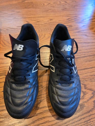 Black Men's Size M 10.0 (W 11.0) New Balance 442 Molded Cleats Cleats (Used)