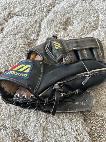 RH Mizuno MT600FB Professional Model Baseball Glove 11.5"