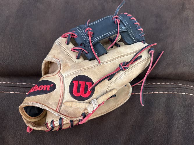 Wilson A2000 RH Infield Baseball Glove 11.5" (Used)
