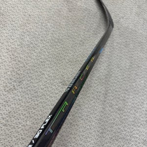Junior Bauer Nexus Tracer Right Handed Hockey Stick P92 30 Flex (New)