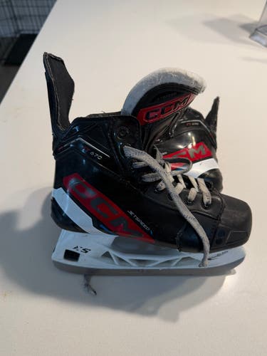2023 CCM JetSpeed FT670 Hockey Skates Size 2.5 (Used)