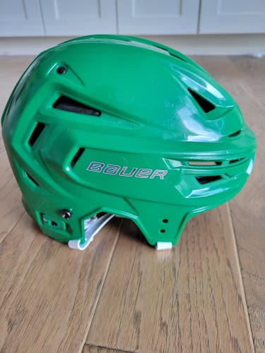 Large Bauer Helmet (Used)