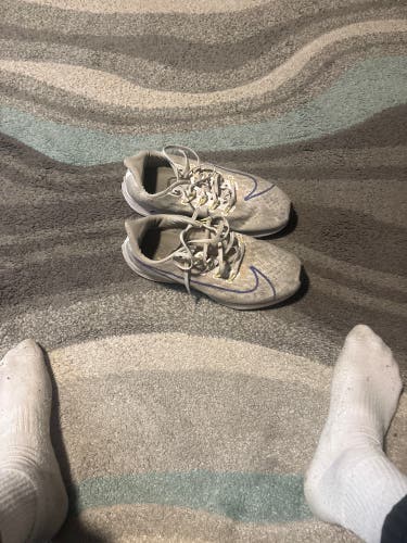 White Women's Size M 9.0 (W 10.0) Adult Nike Zoom Pegasus 39 Shoes (Used)