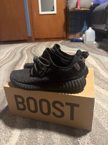 Black Men's Size M 8.0 (W 9.0) Adult Adidas Yeezy Shoes (Used)