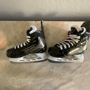 Black/Yellow Bauer Supreme M40 Hockey Skates Regular Width Pro Stock 11.5 (Used)