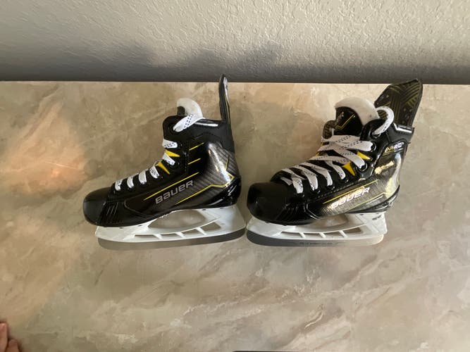 Black/Yellow Bauer Supreme M40 Hockey Skates Regular Width Pro Stock 11.5 (Used)