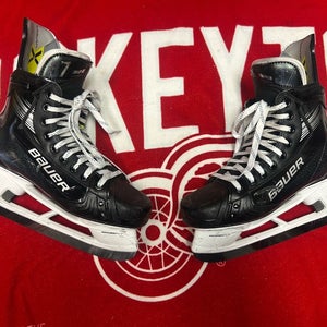 NHL Pro Stock Black Bauer Vapor Hyperlite 2 Ice Hockey Skates 9 Fit 2 MadeCanada