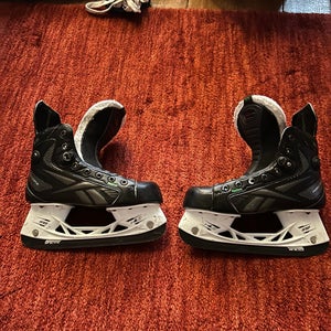 Reebok 30K Pump Hockey Skates Regular Width Size 3.5 (Used)