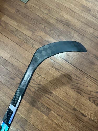 Senior True Hzrdus 9x4 Left 75 Flex Hockey Stick T92 (used)