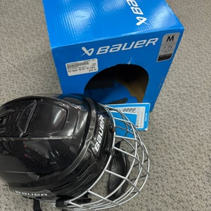 Medium Bauer Re-Akt 90 Helmet (New) Combo