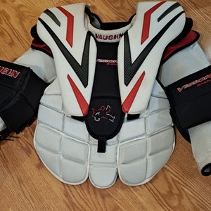 XL 2011 Vaughn Vision 9400 Goalie Chest Protector (Used)