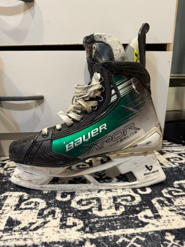 Green Used Bauer Vapor Hyperlite 2 Hockey Skates Pro Stock / Custom Size 10(L) 9 3/4(R) *NO BLADES*