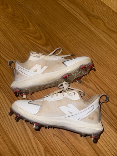 White Women's Size M 5.5 (W 6.5) New Balance (Used)