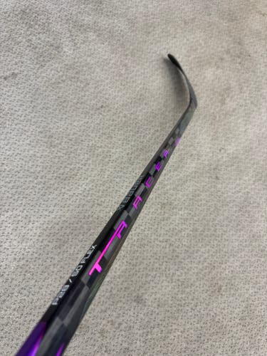 Junior Purple Bauer Nexus Tracer Right Handed Hockey Stick P28 50 Flex (New)