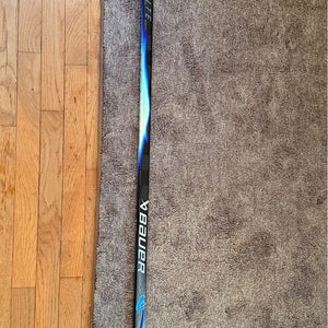 Intermediate Bauer Vapor Flylite Right Handed Hockey Stick P88 65 Flex (Used once)