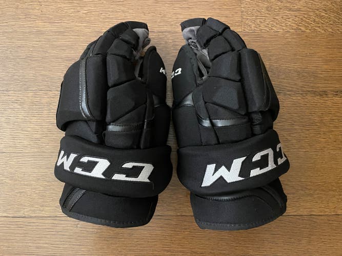CCM HG12 Gloves 14" Pro Stock (Used)