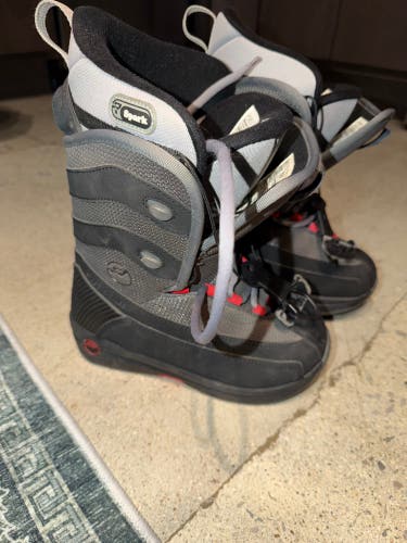 Men's Ride Boom Spark Snowboard Boots Sz 4 35.5
