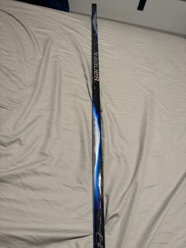 Intermediate Bauer Vapor Flylite Right Handed Hockey Stick P92 65 Flex (New)