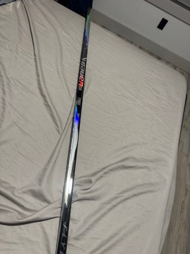 Senior Bauer Vapor Flylite Right Handed Hockey Stick P28 70 Flex (New)