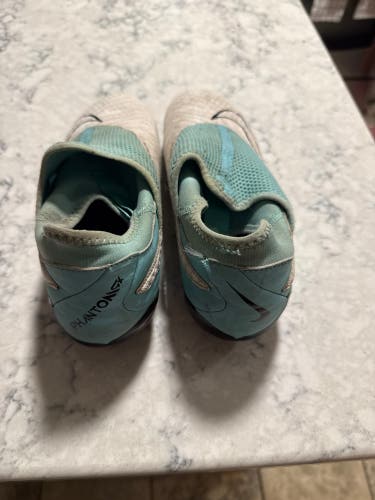 White Men's Size M 7.0 (W 8.0) Nike Phantom GX Molded Cleats Cleats (Used)