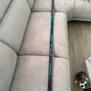 NEW Senior Bauer Pulse Right Hand Hockey Stick P28 77 Flex (New)