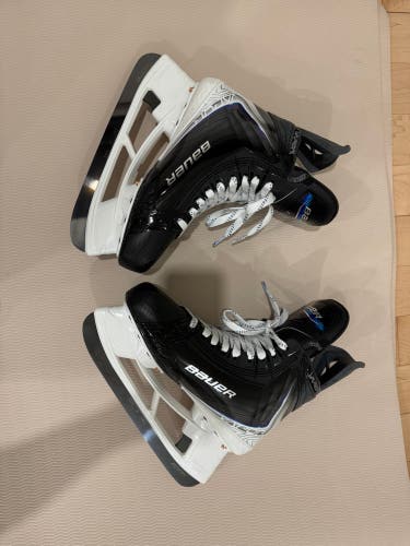 2025 Bauer Vapor Flylite Hockey Skates 7 (Lightly Used). Steel included.