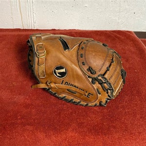 Louisville Slugger RHT Catcher's Mitt 32"