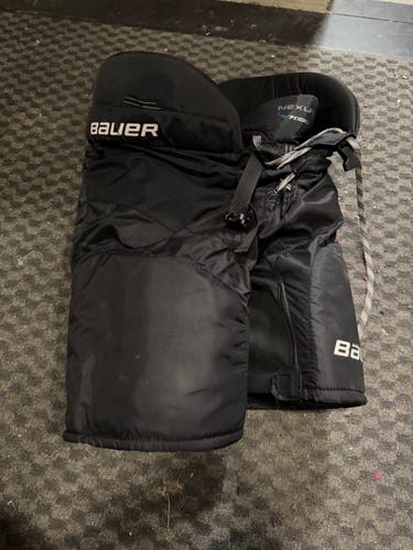 Men's Senior Medium Bauer Nexus 7000 Hockey Pants (Used)