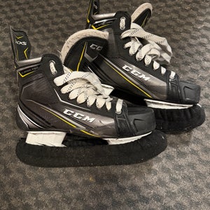 CCM Tacks Classic Pro Hockey Skates Regular Width 9.5 (Used)