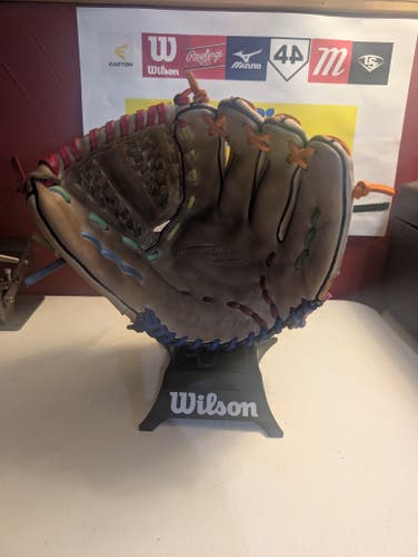 Easton RH Synergy Softball Glove 12" (Used)