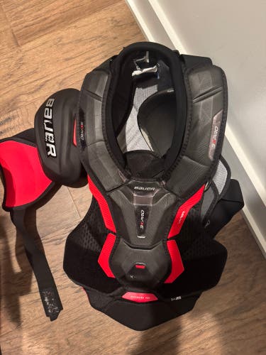Used large Bauer Vapor 3X Pro Senior Shoulder Pads