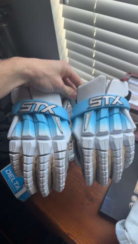 STX Surgeon RZR2 Lacrosse Gloves (Used)